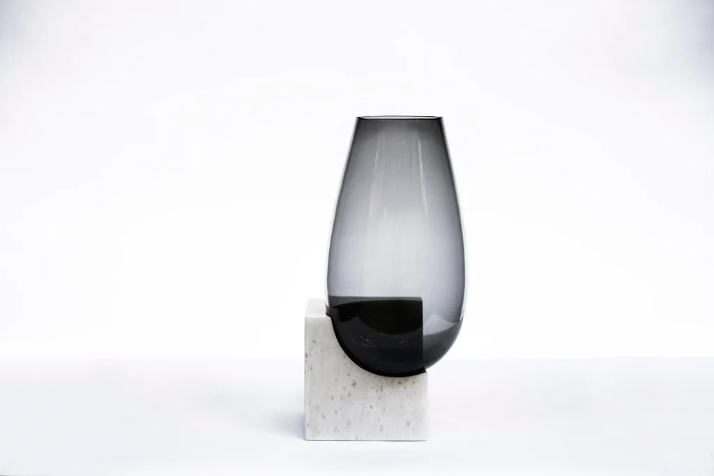Cliffhanger / Vase - White Marble